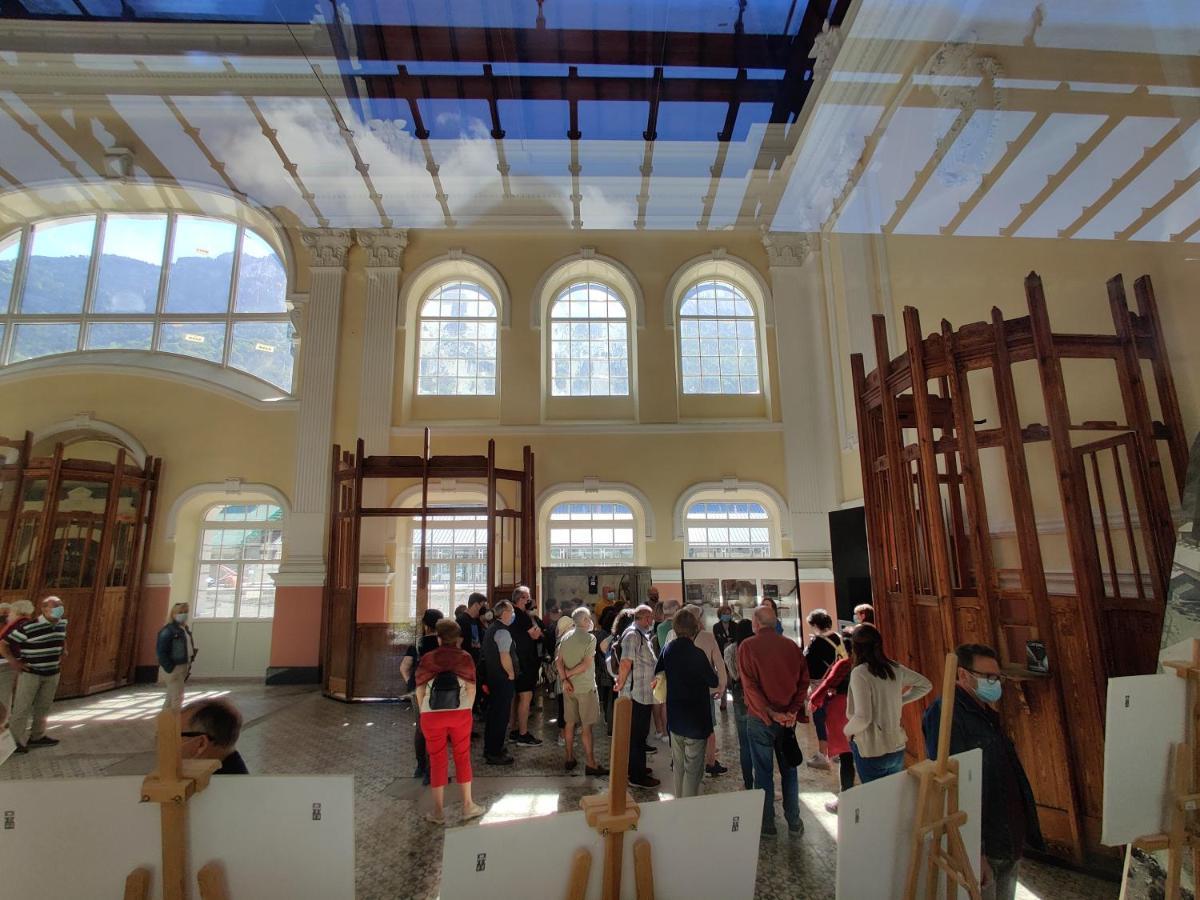 Vut Leo Pixel Estación *